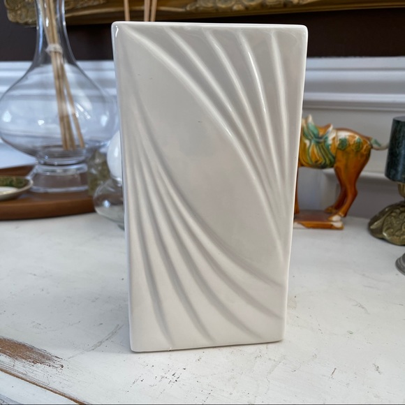 1960s Style Rectangular Vase - Picture 3 of 11